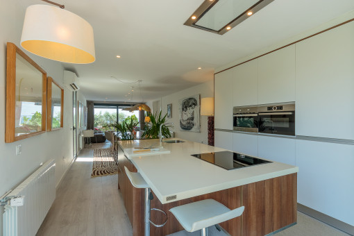 Modern, fully equipped kitchen