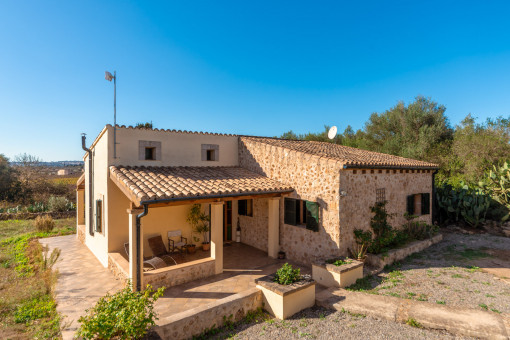 Wonderful finca in Santa Margalida constructed to a very high quality with perfect orientation