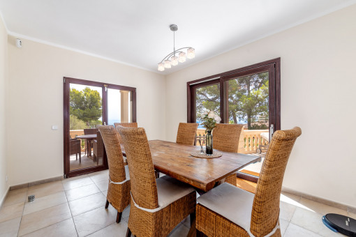 Dining area with terrace access
