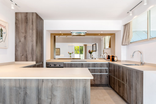 Fully equipped high quality kitchen