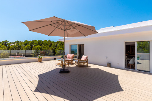 Large 80 sqm roof terrace