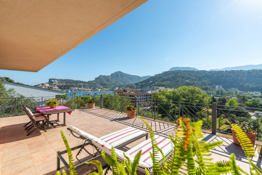 Elegant villa in an elevated location with stunning sea views in Port de Soller