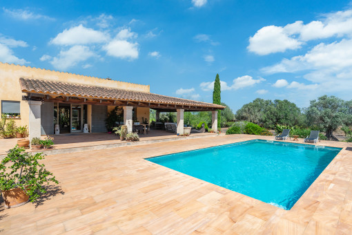 Large pool area