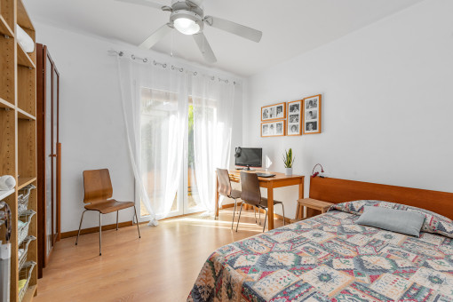 Bedroom with terrace access