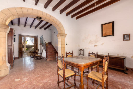 Classic Mallorcan town-house requiring renovation on the town square of Son Servera