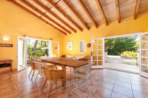Dining area with direct access to a terrace