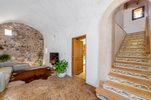 Entrance area with staircase