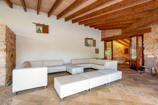 Outdoor lounge