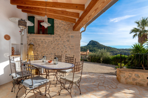 Cozy outdoor dining area