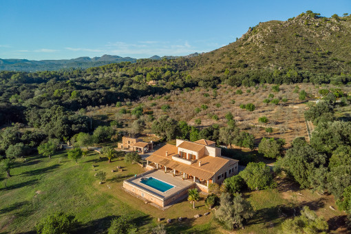 Bird's-eye-views to the finca