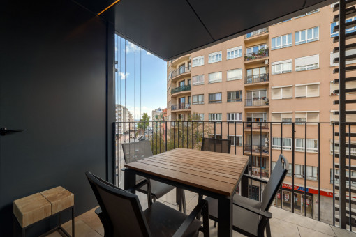 Balcony with views to the neighbourhood