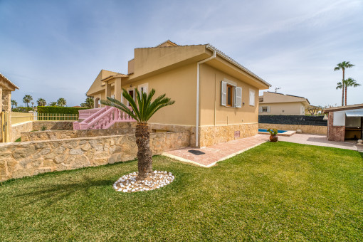 villa in Playa de Muro for sale