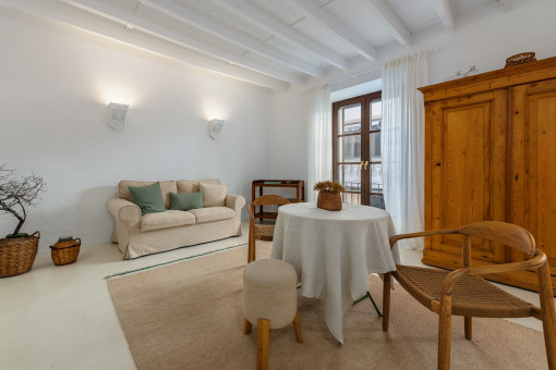 Charming townhouse with commercial opportunity in the heart of Felanitx