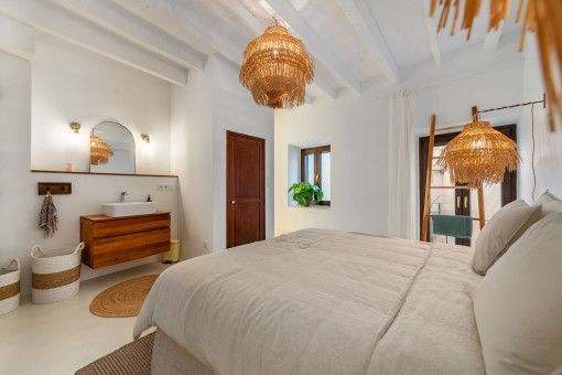 Wonderful bedroom with bathroom