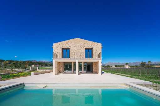 Luxury meets Nature: Vineyard Villa in Alcudia