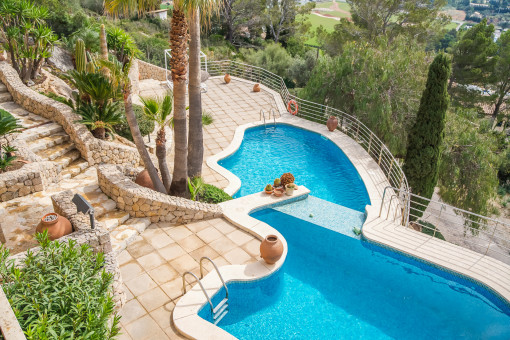 Pool on 2 levels