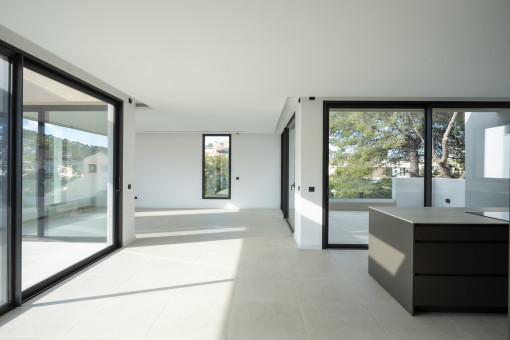 Spacious, bright living area