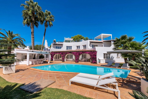 Villa with pool, fantastic views and touristic rental license in Sol de Mallorca