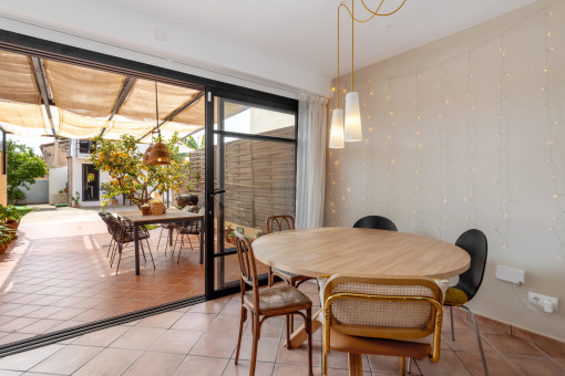 Dining area with terrace access