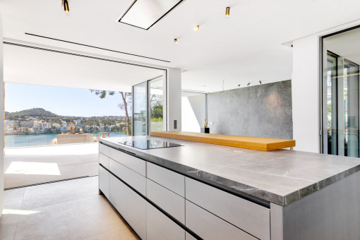 Bright and open layout