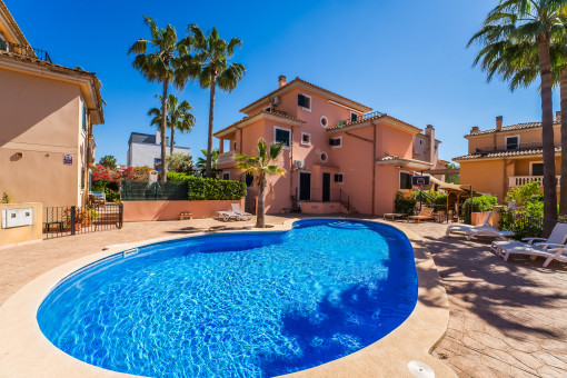 Terraced house with central heating and well-maintained communal pool in Can Picafort - for sale
