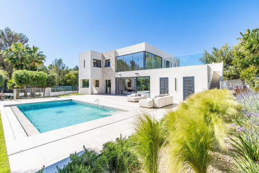 Exclusive villa located on a large plot with perfect south-west orientation in Nova Santa Ponsa