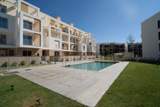 Communal area with pool
