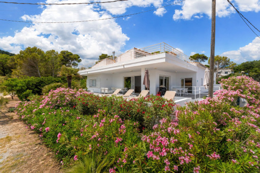 Spacious villa in first sealine in Sa Pedruscada