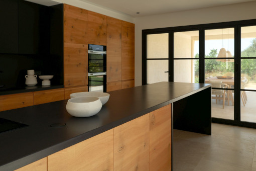 Spacious kitchen island as the elegant centerpiece