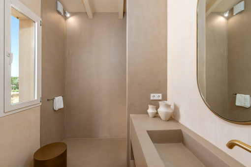En suite bathroom