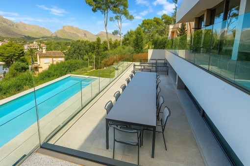 Dining area right by the pool