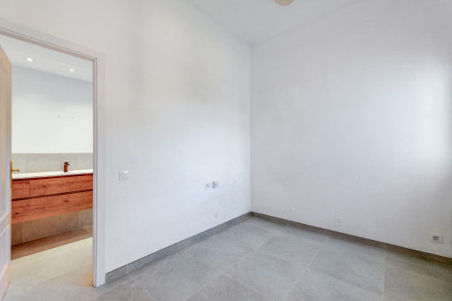 One of the five bedrooms with en-suite bathroom