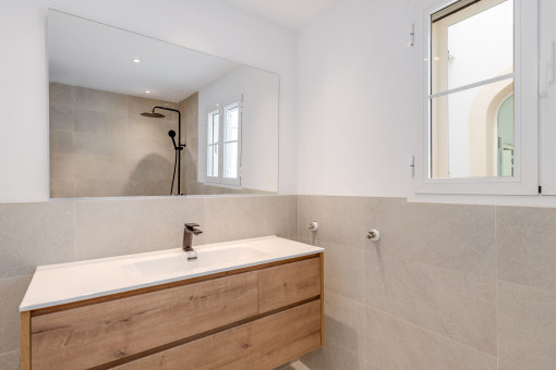 One of the five bathrooms