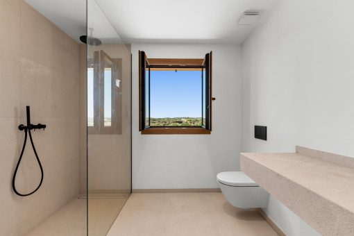 Bathroom first floor