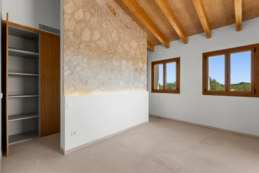 Masterbedroom with bath en suite