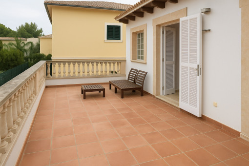 Rear upper floor terrace – ideal for privacy and relaxation