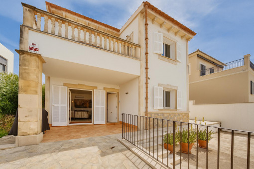 Frontal view of the house