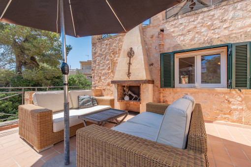 Terrace with fireplace House 2