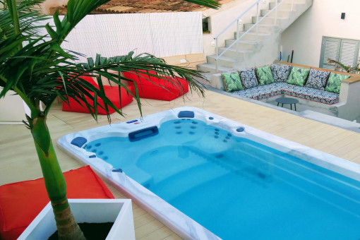 Jacuzzi with counter-current system 