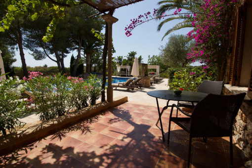 Inviting outdoor area
