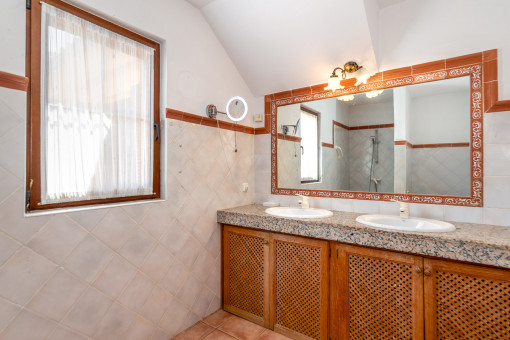 En suite bathroom