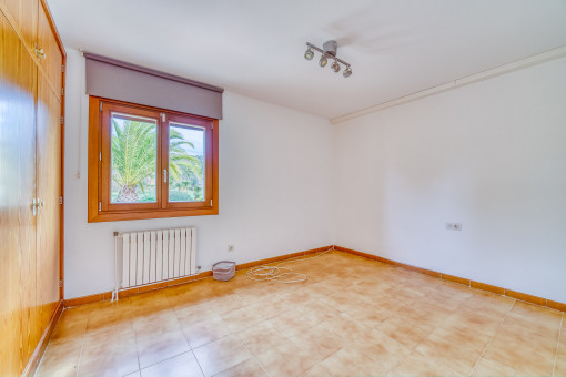 Spacious bedroom