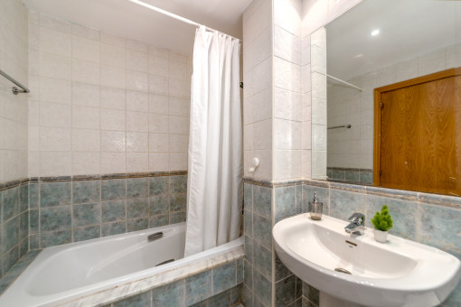 Bathroom with bathtub
