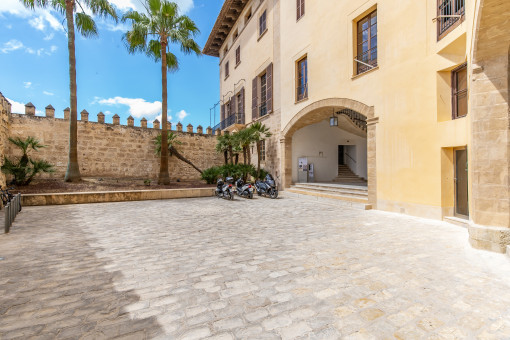 Dreamlike location with a wonderful surroundingsExcellent location at the cathedral