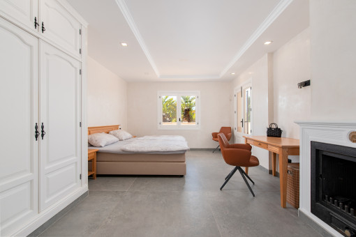 Further bedroom