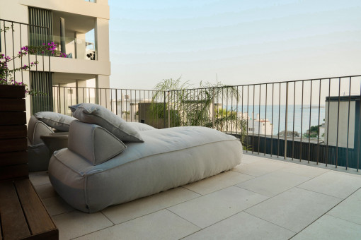 Luxury apartment with terrace, private pool & sea view, in Cala Mayor