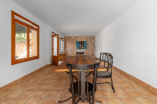 Side extension with living area