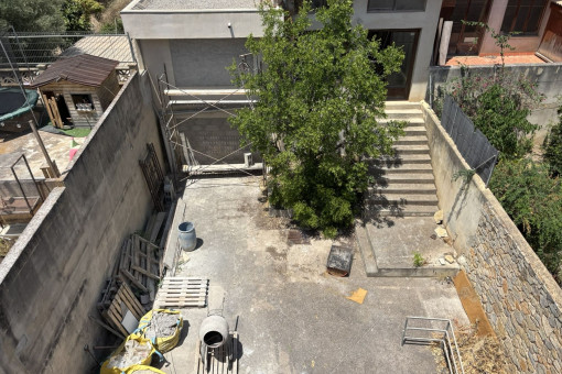 Spacious patio