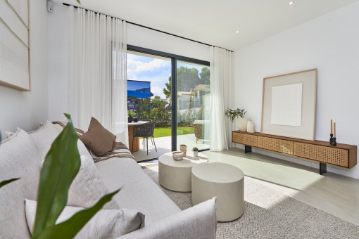 Open living room with direct access to the private garden