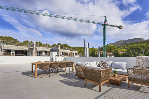 Spacious roof terrace with views of the greenery